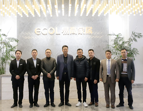  萬華生態板業股份有限公司總經理、萬華禾香板業有限責任公司董事長于文杰一行蒞臨易高家居